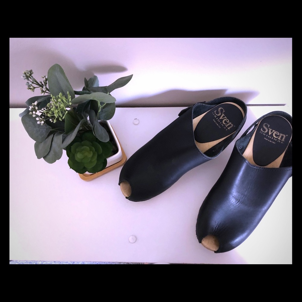 Sven Clogs Size 9 Black